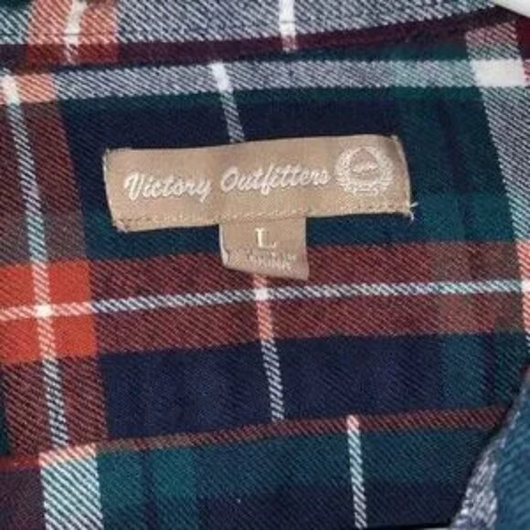 2 Flannel Shirts & 1 Flannel Hat. - Picture 4 of 5